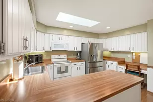 18230 Rolling Brook Dr, Chagrin Falls, OH 44023 - Photo 21