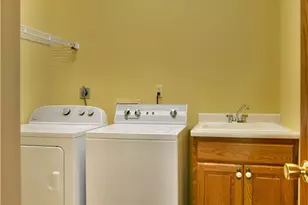 7581 Brookstone Pl, Poland, OH 44514 - Photo 15