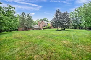7282 Pinehill Rd, Concord Twp, OH 44077 - Photo 9