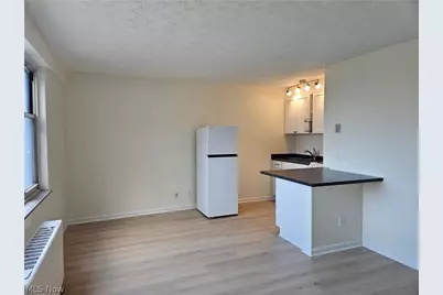 11850 Edgewater Drive #1007, Oakwood, OH 44107 - Photo 5