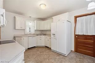 79 W 5th St, Frazeysburg, OH 43822 - Photo 7