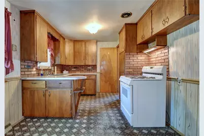 2933 Coventry Boulevard NE, Canton, OH 44705 - Photo 13