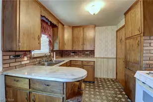 2933 Coventry Blvd NE, Canton, OH 44705 - Photo 11