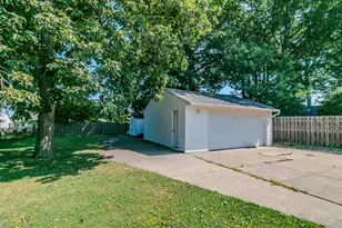 31505 Daniel Dr, Willowick, OH 44095 - Photo 33