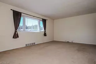 31505 Daniel Dr, Willowick, OH 44095 - Photo 3