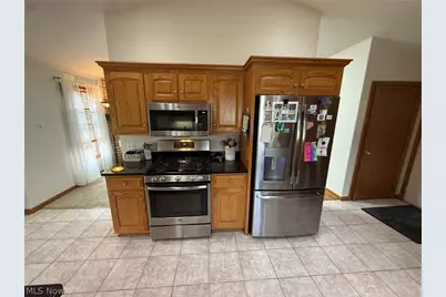 256 Clarence Drive SE, New Philadelphia, OH 44663 - Photo 7