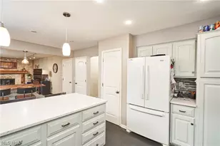 1756 Deepwood Dr, Akron, OH 44313 - Photo 11