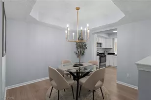 35 Sunset Cove Cir, Eastlake, OH 44095 - Photo 9