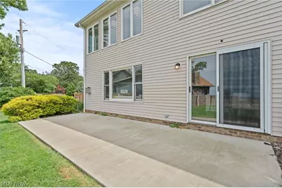 35 Sunset Cove Circle, Eastlake, OH 44095 - Photo 33