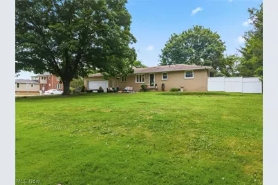 5147 Broadway Avenue NE, Louisville, OH 44641 - Photo 7