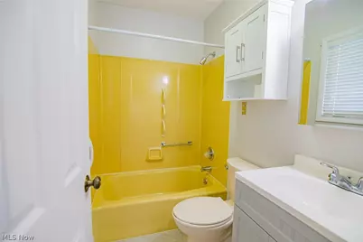 700 Victoria Avenue, Williamstown, WV 26187 - Photo 29
