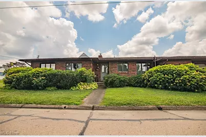 700 Victoria Avenue, Williamstown, WV 26187 - Photo 1