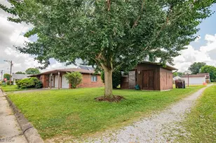 700 Victoria Ave, Williamstown, WV 26187 - Photo 7