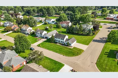 906 Southmoor Circle NE, Canton, OH 44721 - Photo 7