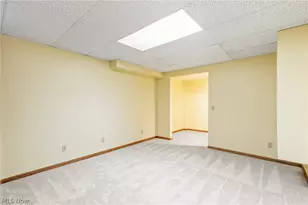 906 Southmoor Cir NE, Canton, OH 44721 - Photo 43