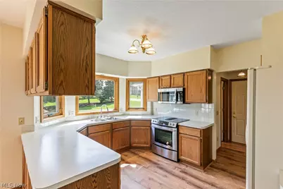 906 Southmoor Circle NE, Canton, OH 44721 - Photo 17