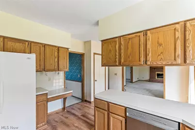 906 Southmoor Circle NE, Canton, OH 44721 - Photo 13