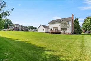 906 Southmoor Cir NE, Canton, OH 44721 - Photo 3