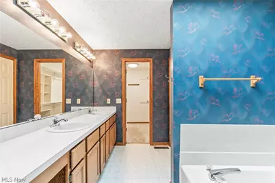 906 Southmoor Circle NE, Canton, OH 44721 - Photo 37
