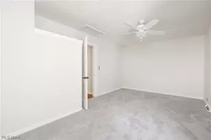 221 Ohio Ave, Wadsworth, OH 44281 - Photo 13
