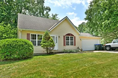 906 Elizabeth Court, Cuyahoga Falls, OH 44221 - Photo 3