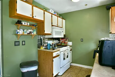 906 Elizabeth Court, Cuyahoga Falls, OH 44221 - Photo 11