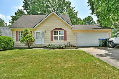 906 Elizabeth Court, Cuyahoga Falls, OH 44221 - Photo 1