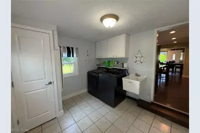 12096 Baumhart Road, Amherst, OH 44001 - Photo 29
