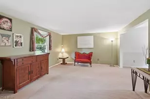 187 Fox Run Dr, Munroe Falls, OH 44262 - Photo 3