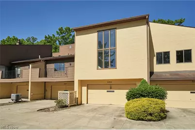 880 Hampton Ridge Drive, Akron, OH 44313 - Photo 1