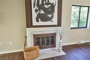 880 Hampton Ridge Dr, Akron, OH 44313 - Photo 7