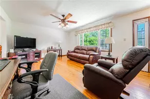 4760 Oster Rd, Sheffield Village, OH 44054 - Photo 9