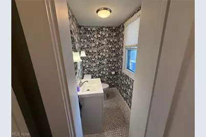 400 Thompson Avenue, East Liverpool, OH 43920 - Photo 11