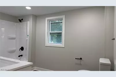 310 Broad Street, Wadsworth, OH 44281 - Photo 23