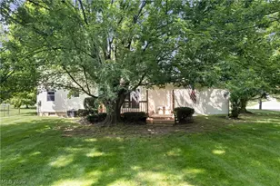 2329 Oakpoint Dr, Akron, OH 44321 - Photo 31
