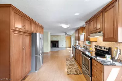 2329 Oak Point Drive, Akron, OH 44321 - Photo 7