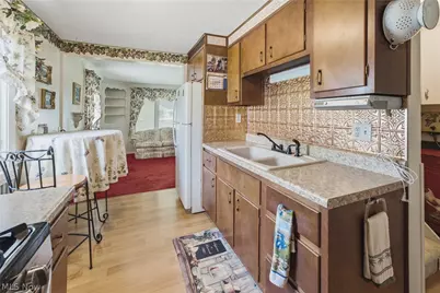 1108 Hawthorne Avenue SW, Canton, OH 44710 - Photo 7
