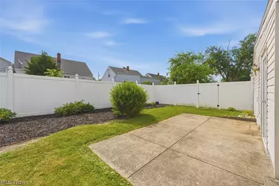 1108 Hawthorne Avenue SW, Canton, OH 44710 - Photo 27