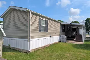 266 Bender St NE, Navarre, OH 44662 - Photo 3