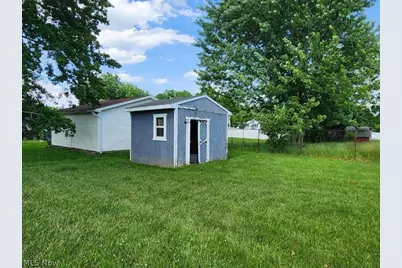 798 Devitt Avenue, Campbell, OH 44405 - Photo 5