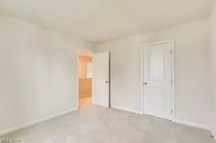 221 River Run Dr, Elyria, OH 44035 - Photo 9