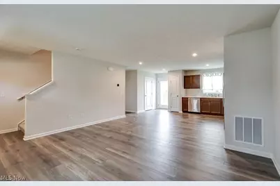 221 River Run Drive, Elyria, OH 44035 - Photo 15