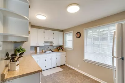 1231 Spangler Street NE, Canton, OH 44714 - Photo 9