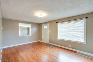 1231 Spangler St NE, Canton, OH 44714 - Photo 7