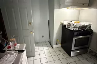 916 E 144th St, Loveland, OH 44110 - Photo 5