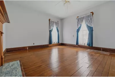 402 Williams Avenue, Williamstown, WV 26187 - Photo 31