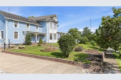 402 Williams Avenue, Williamstown, WV 26187 - Photo 5