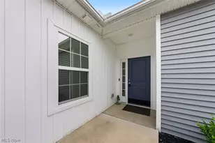 124 Acorn LN, Elyria, OH 44035 - Photo 3
