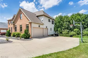 8021 Grayson Dr, Canfield, OH 44406 - Photo 37