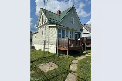 426 W 4th Street, Uhrichsville, OH 44683 - Photo 1